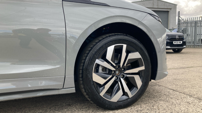 Skoda Enyaq 210kW 85 Sportline 82kWh 5dr Auto Electric Estate - Image 5